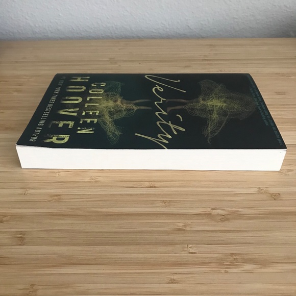 Verity by Colleen Hoover - Picture 5 of 10